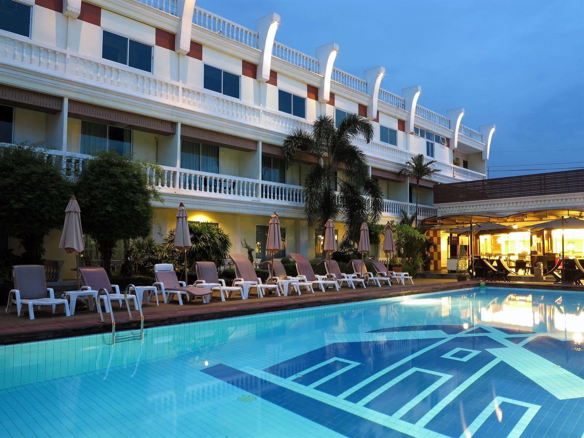 Windmill Resort Hotel Pattaya Zewnętrze zdjęcie